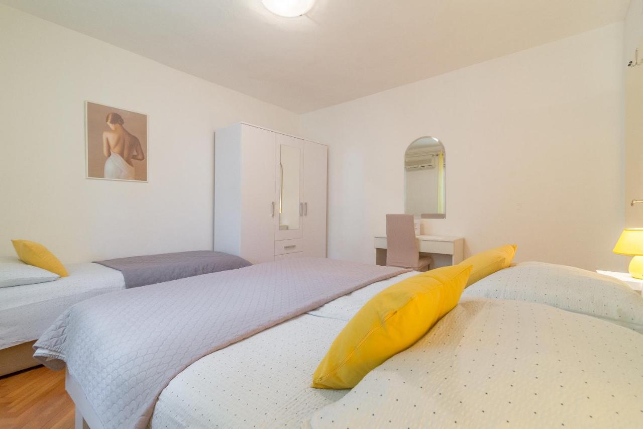 Apartments Tolic Biograd Na Moru Exterior photo