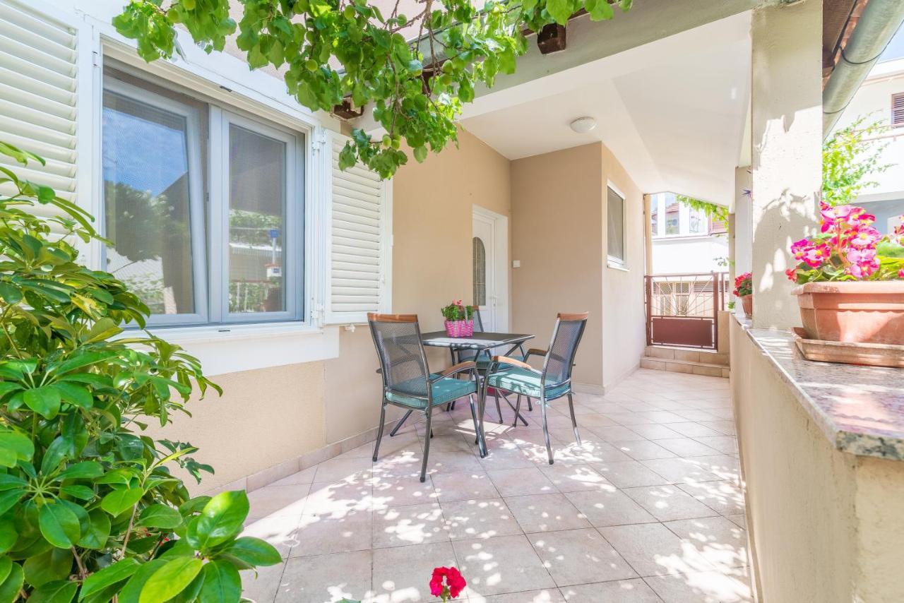 Apartments Tolic Biograd Na Moru Exterior photo