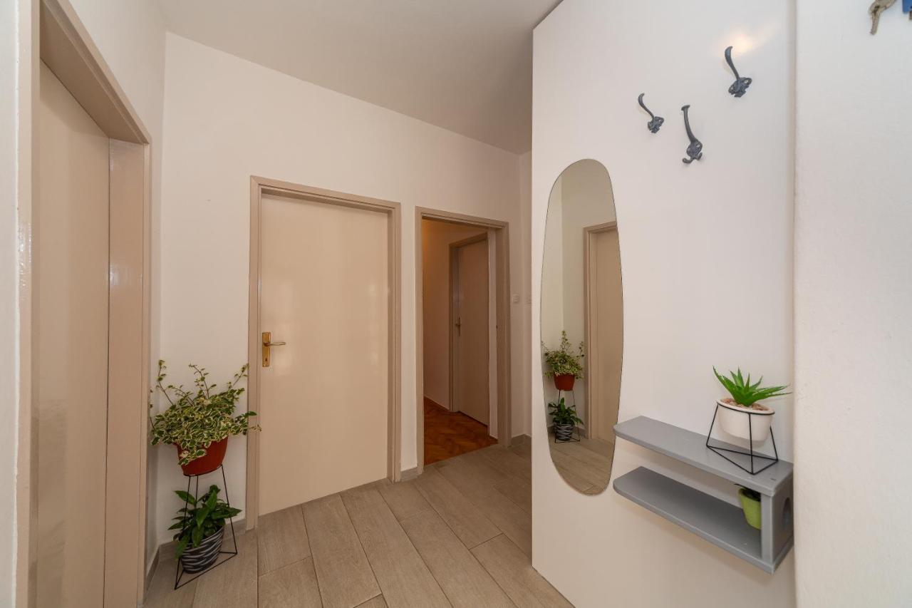 Apartments Tolic Biograd Na Moru Exterior photo